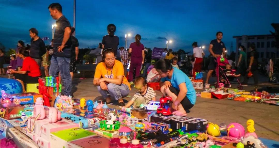 地攤經(jīng)濟(jì) 地攤經(jīng)濟(jì)